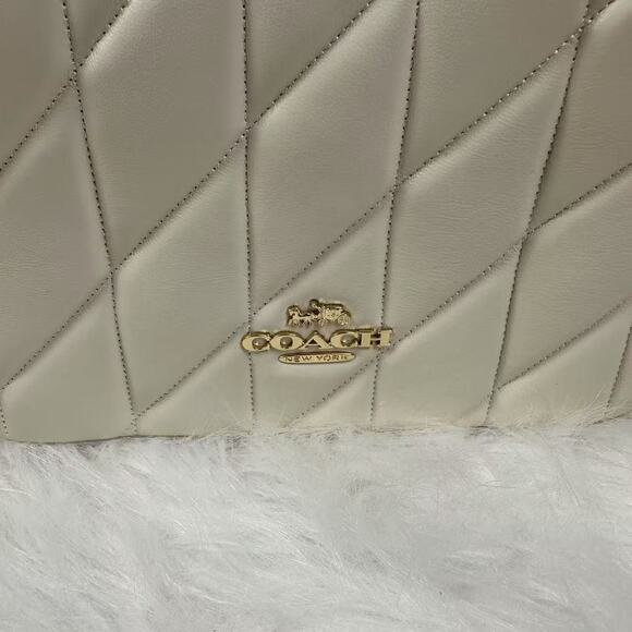 Coach Quinn Bag With Quilting Shoulder/Crossbody Bag In Leather/Gold/Chalk CY663 - Picture 4 of 12